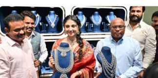 విజయనగరంలో రితికా నాయక్ ఆవిష్కరించిన గోయాజ్ సిల్వర్ జ్వువెలరీ షోరూం Rithika Nayak